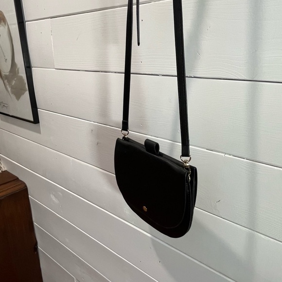 🖤 MADISON WEST – Black Faux Leather Crossbody Bag - Picture 10 of 11